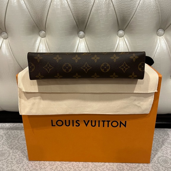 NEW LOUIS VUITTON TOILETRY POUCH 26 POCHE TOILETTE NM M46037 - Picture 9 of 16